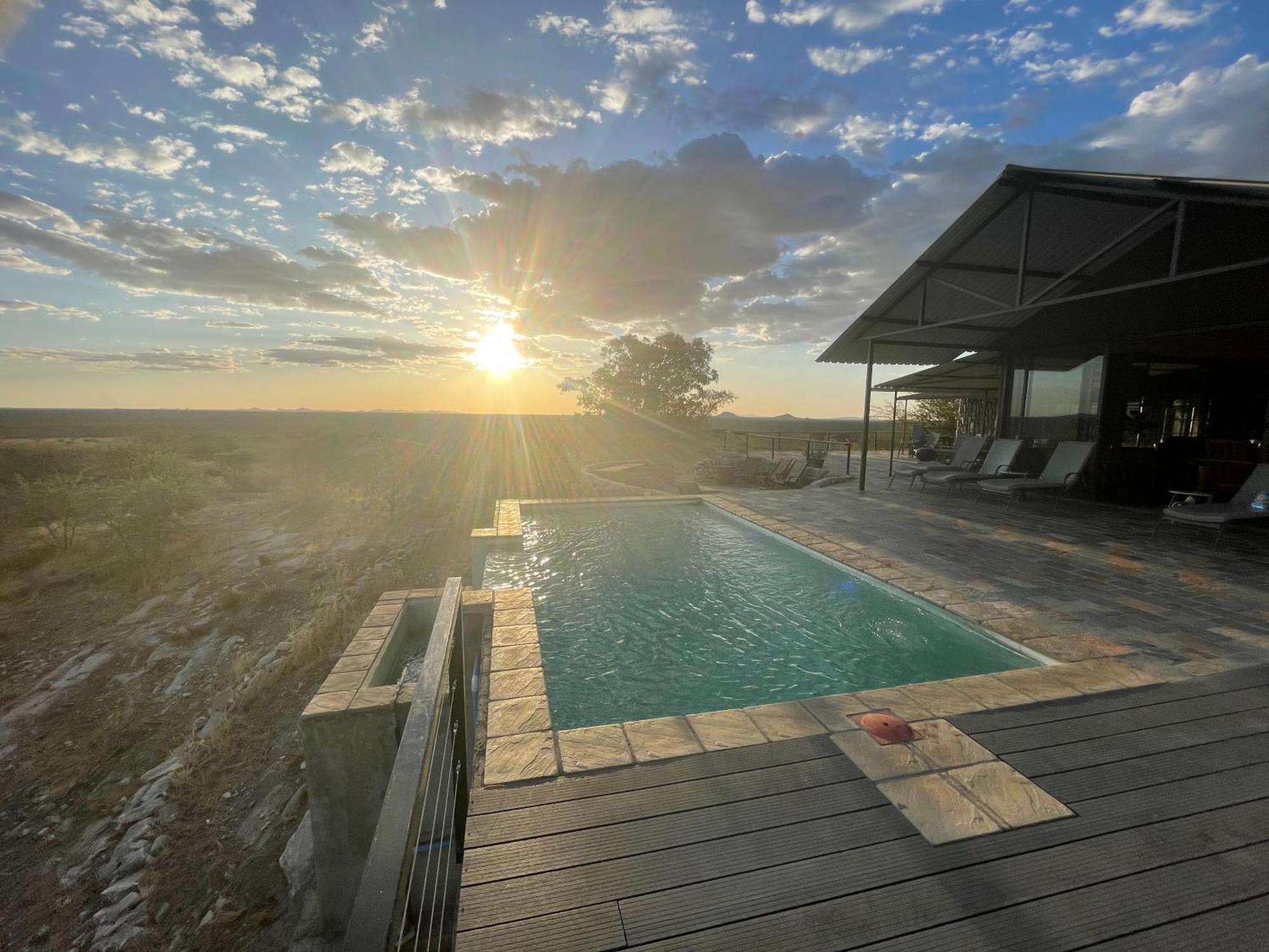 אוצ'יווארונגו Aloegrove Safari Lodge מראה חיצוני תמונה